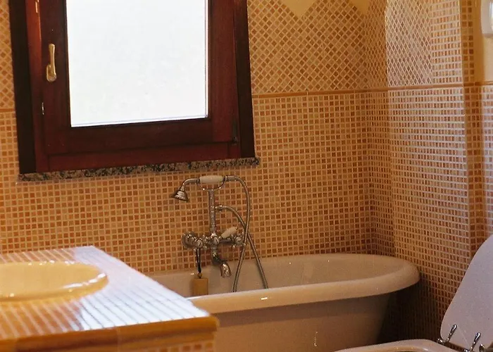 לינה וארוחת בוקר Porto 3*