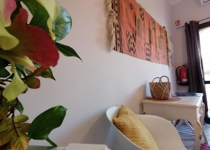 לינה וארוחת בוקר Porto 3*